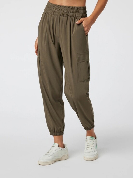 Vuori Pants - NWOT Vuori Villa Cargo Jogger in Olive Green